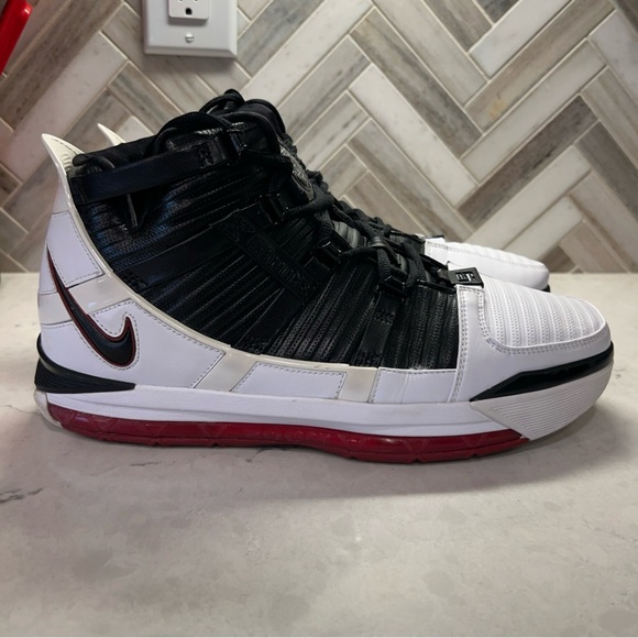 Nike Zoom LeBron III 312147-101 2005 White/Black/Crimson Red MVP Cavaliers - Picture 3 of 13
